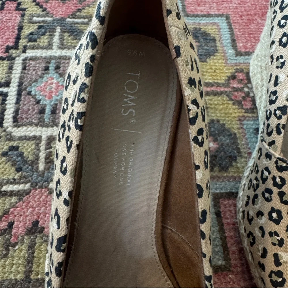 TOMS Michelle Cheetah Peep Toe Espadrille Wedges Size 9.5 Slip On Sandals Womens - Picture 3 of 8
